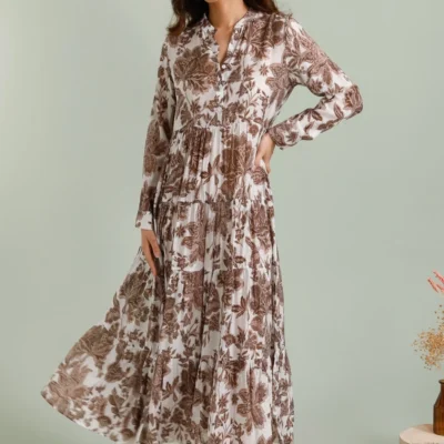 Silkkiviskoosi mekko