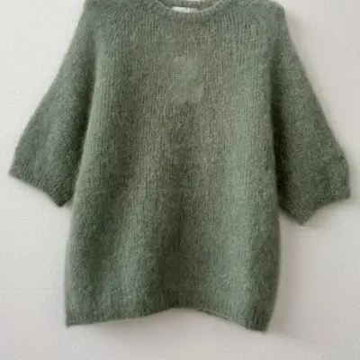 Kid-mohair neule eri väreissä