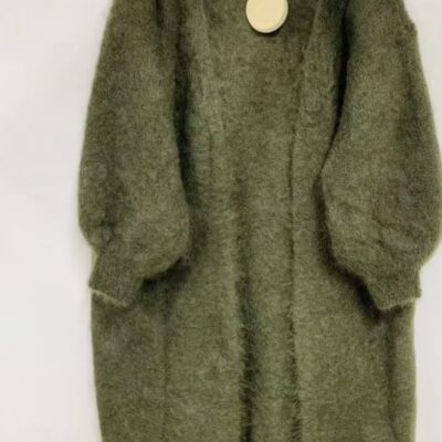 Neuletakki eri väreissä